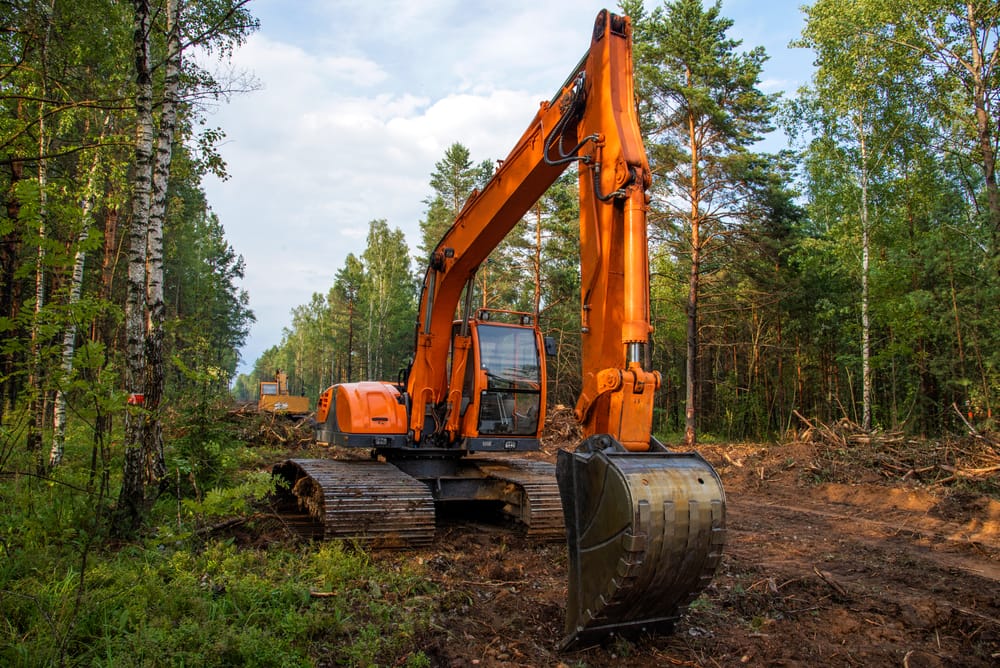 excacator is equipment used in land clearing